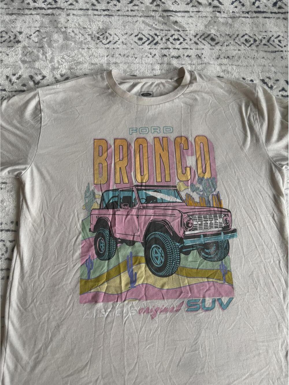 Vintage Style Ford Bronco Graphic T-Shirt - Size L